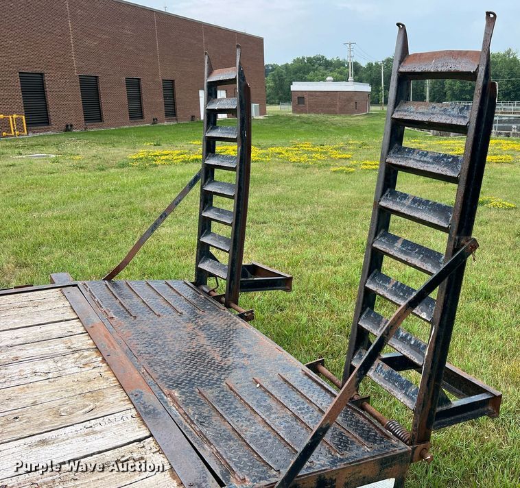 image for item II9169 2008 Doolittle  equipment trailer