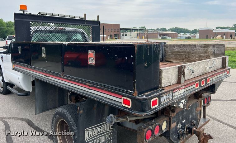 image for item II9170 2009 Ford F350 Super Duty XL  dump flatbed pickup truck