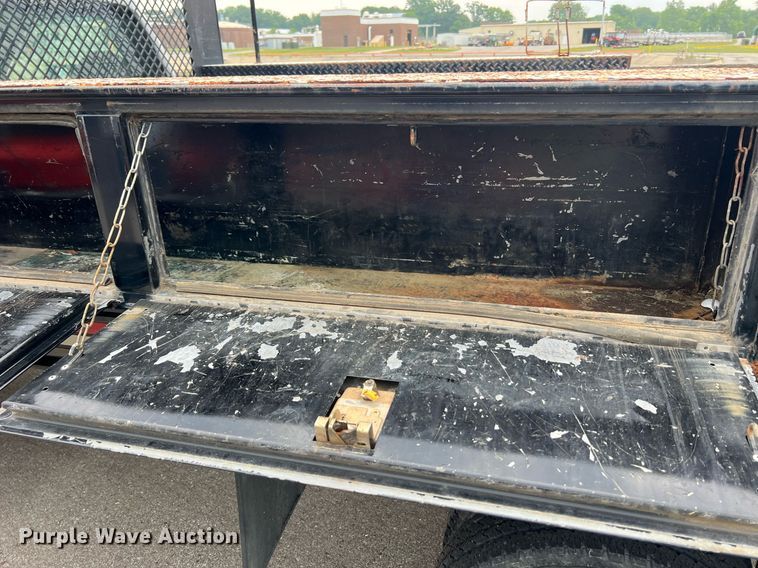 image for item II9170 2009 Ford F350 Super Duty XL  dump flatbed pickup truck