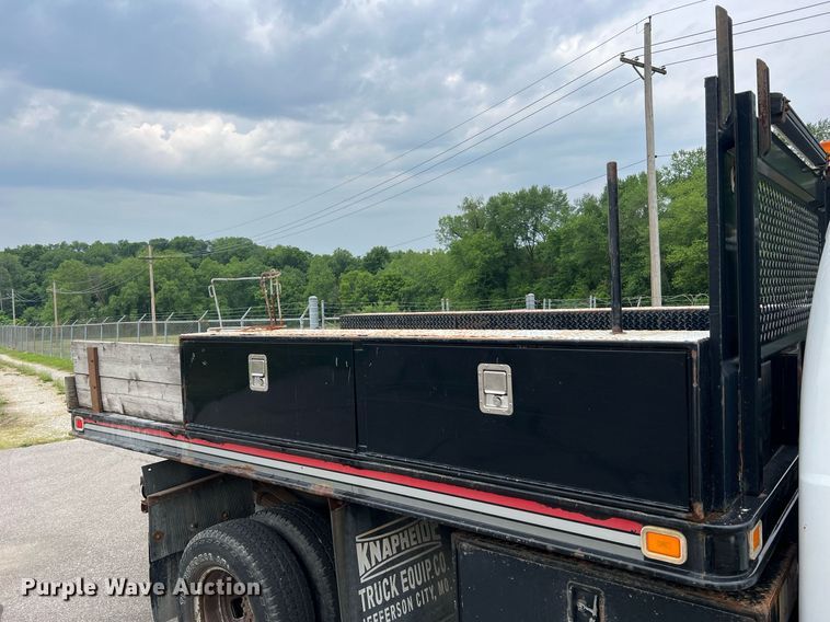 image for item II9170 2009 Ford F350 Super Duty XL  dump flatbed pickup truck