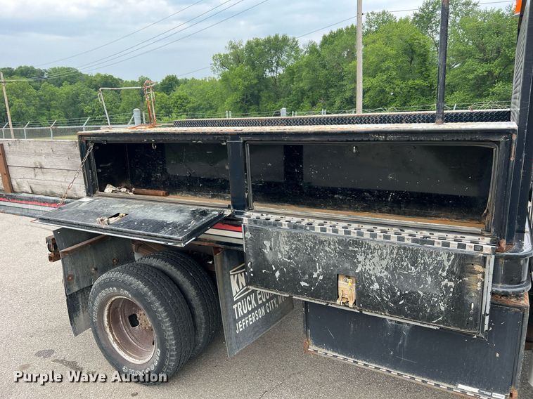 image for item II9170 2009 Ford F350 Super Duty XL  dump flatbed pickup truck