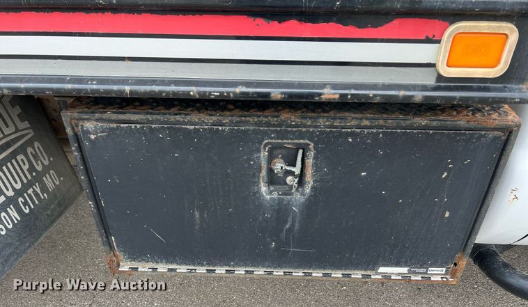 image for item II9170 2009 Ford F350 Super Duty XL  dump flatbed pickup truck