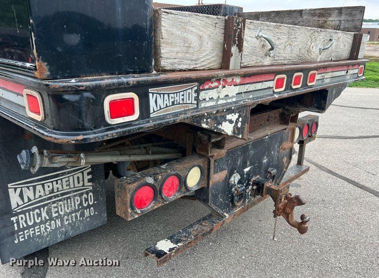 image for item II9170 2009 Ford F350 Super Duty XL  dump flatbed pickup truck