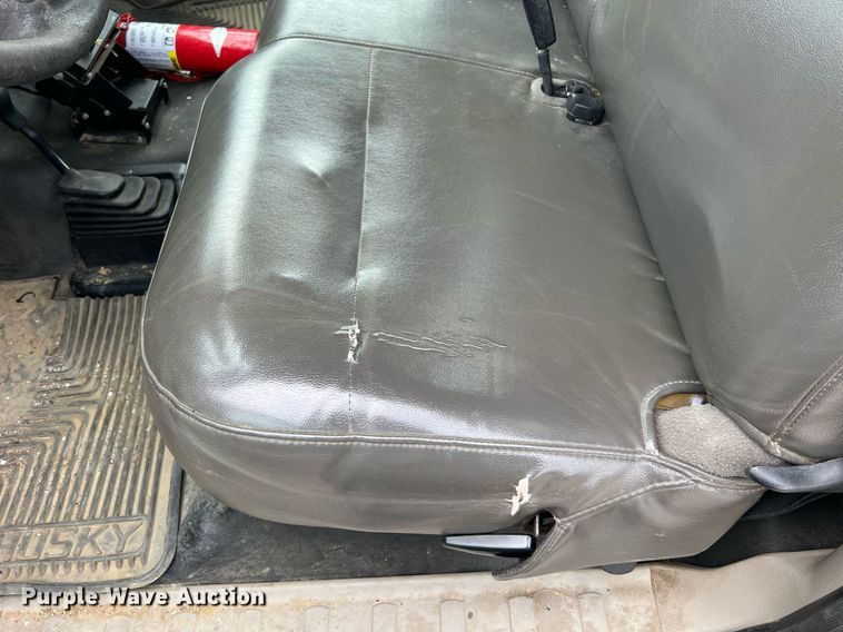 image for item II9170 2009 Ford F350 Super Duty XL  dump flatbed pickup truck