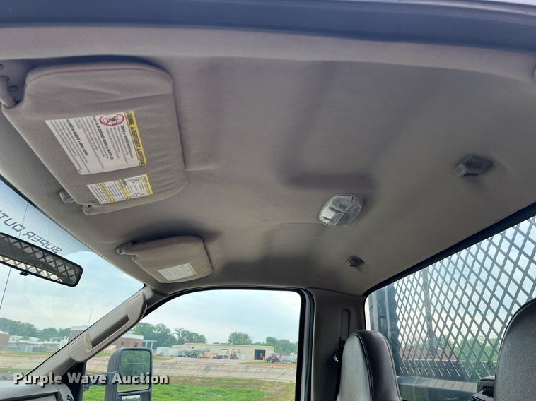 image for item II9170 2009 Ford F350 Super Duty XL  dump flatbed pickup truck