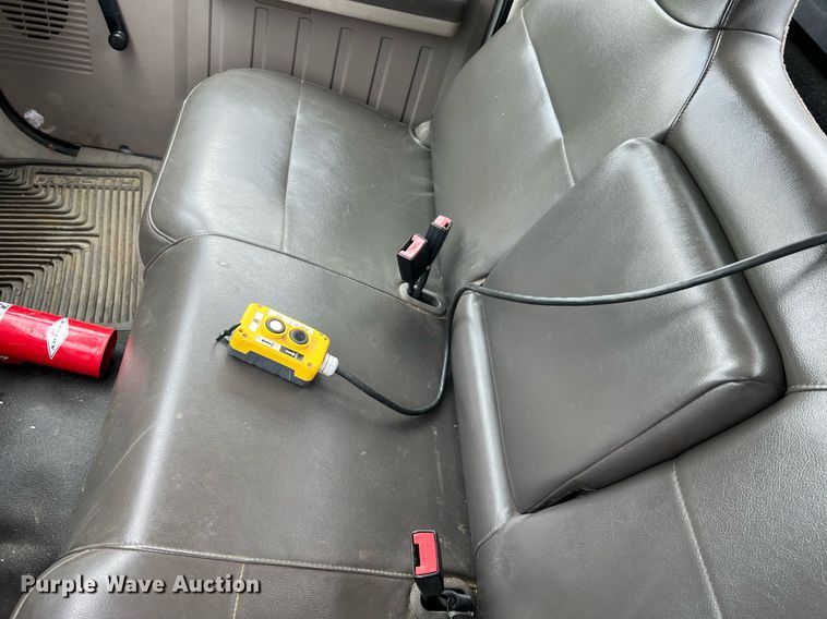 image for item II9170 2009 Ford F350 Super Duty XL  dump flatbed pickup truck