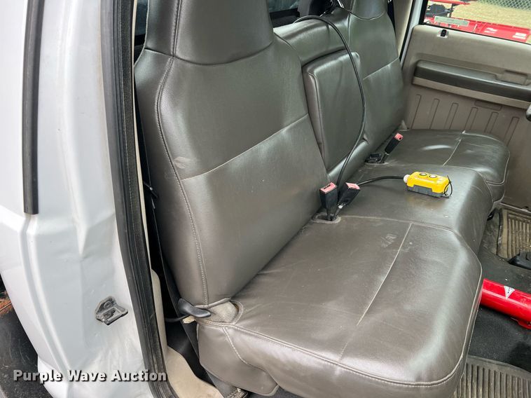 image for item II9170 2009 Ford F350 Super Duty XL  dump flatbed pickup truck