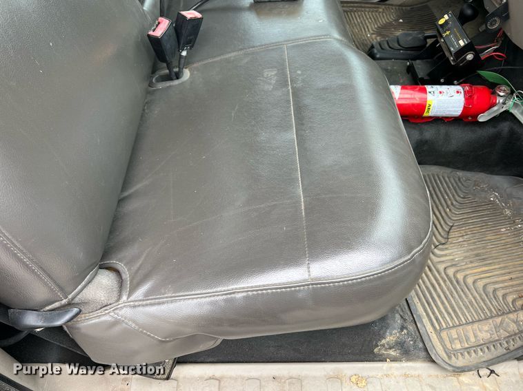 image for item II9170 2009 Ford F350 Super Duty XL  dump flatbed pickup truck