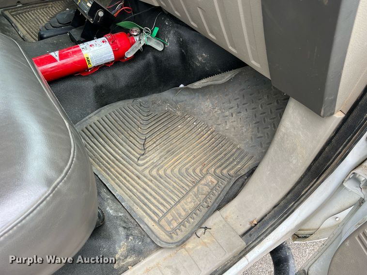 image for item II9170 2009 Ford F350 Super Duty XL  dump flatbed pickup truck