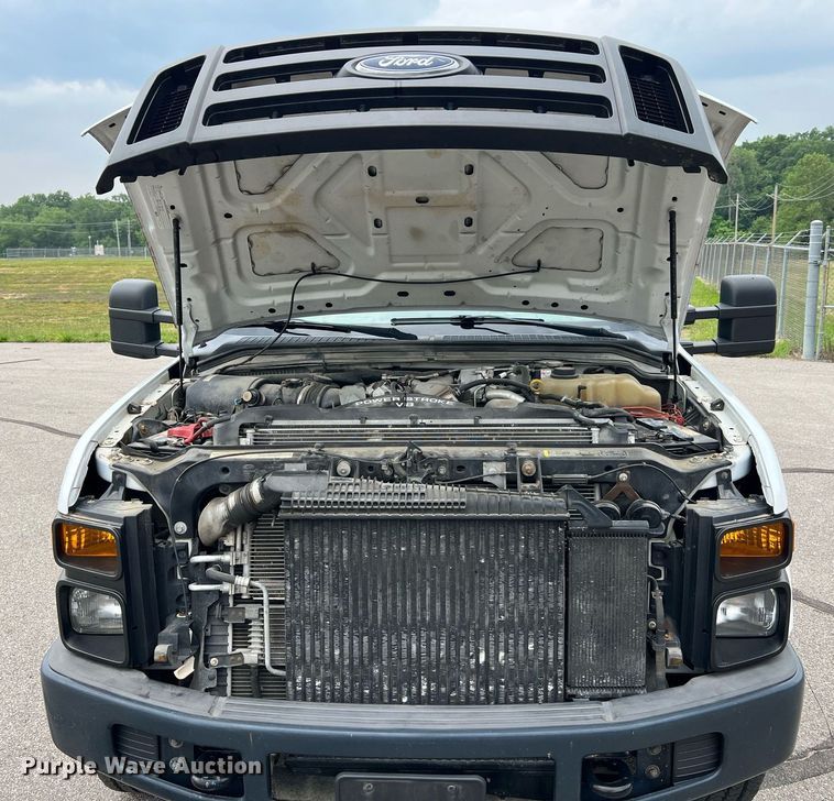 image for item II9170 2009 Ford F350 Super Duty XL  dump flatbed pickup truck