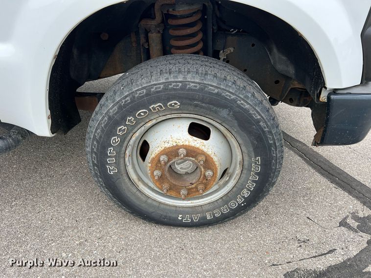 image for item II9170 2009 Ford F350 Super Duty XL  dump flatbed pickup truck