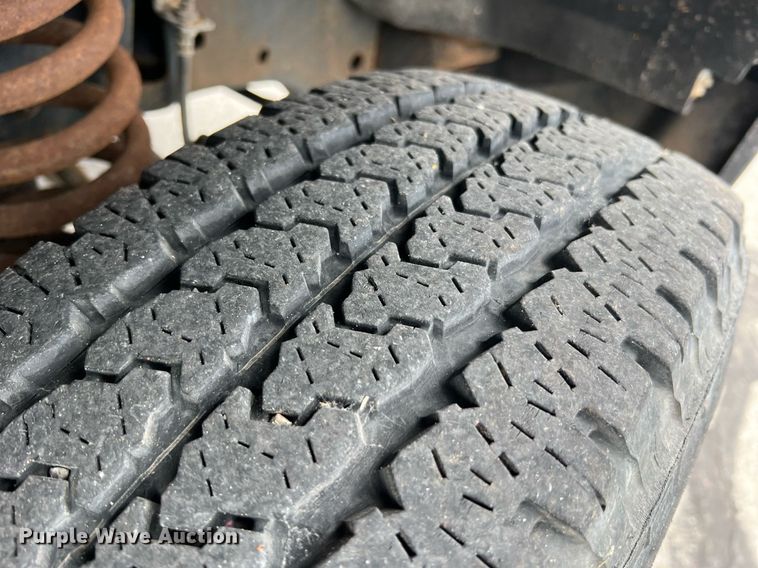 image for item II9170 2009 Ford F350 Super Duty XL  dump flatbed pickup truck