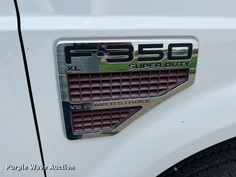 image for item II9170 2009 Ford F350 Super Duty XL  dump flatbed pickup truck