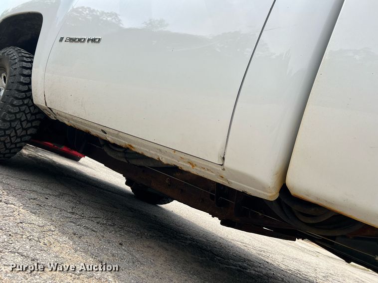 image for item II9179 2008 Chevrolet Silverado 2500HD  pickup truck