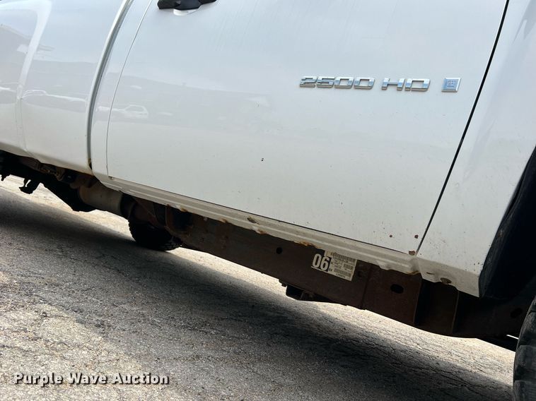 image for item II9179 2008 Chevrolet Silverado 2500HD  pickup truck