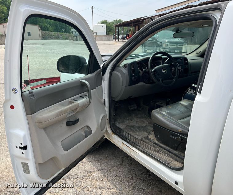 image for item II9179 2008 Chevrolet Silverado 2500HD  pickup truck