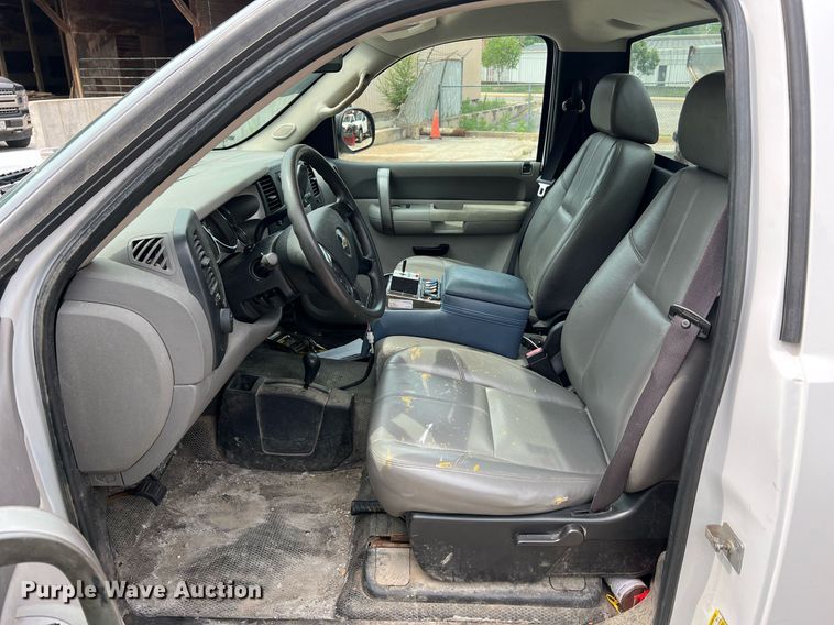 image for item II9179 2008 Chevrolet Silverado 2500HD  pickup truck