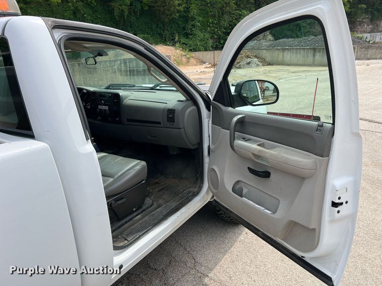 image for item II9179 2008 Chevrolet Silverado 2500HD  pickup truck