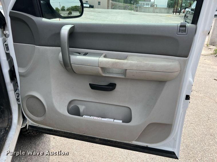 image for item II9179 2008 Chevrolet Silverado 2500HD  pickup truck