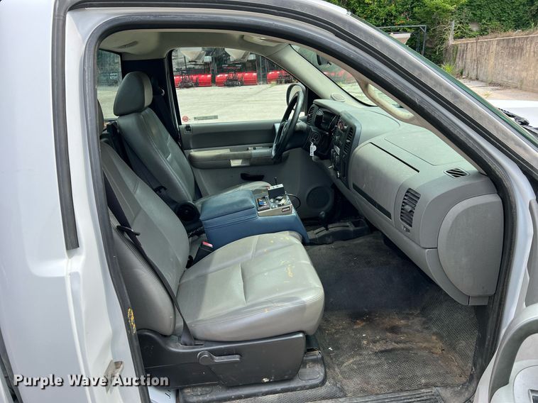 image for item II9179 2008 Chevrolet Silverado 2500HD  pickup truck