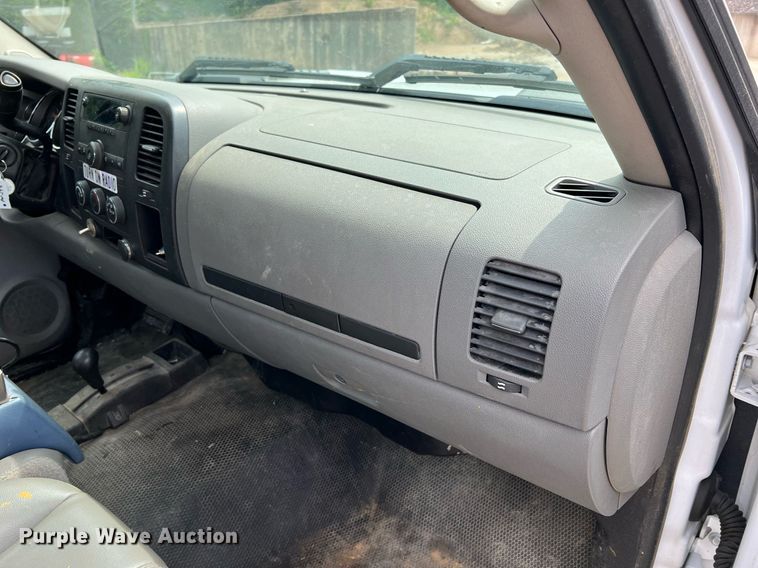 image for item II9179 2008 Chevrolet Silverado 2500HD  pickup truck