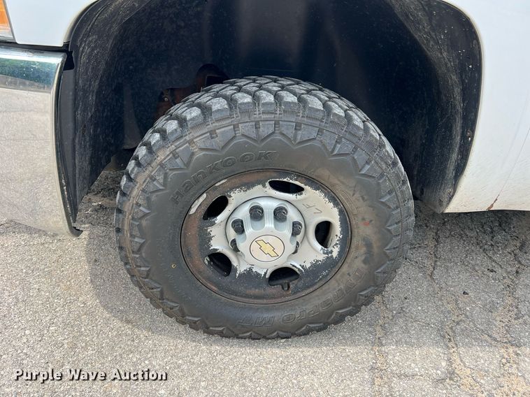 image for item II9179 2008 Chevrolet Silverado 2500HD  pickup truck