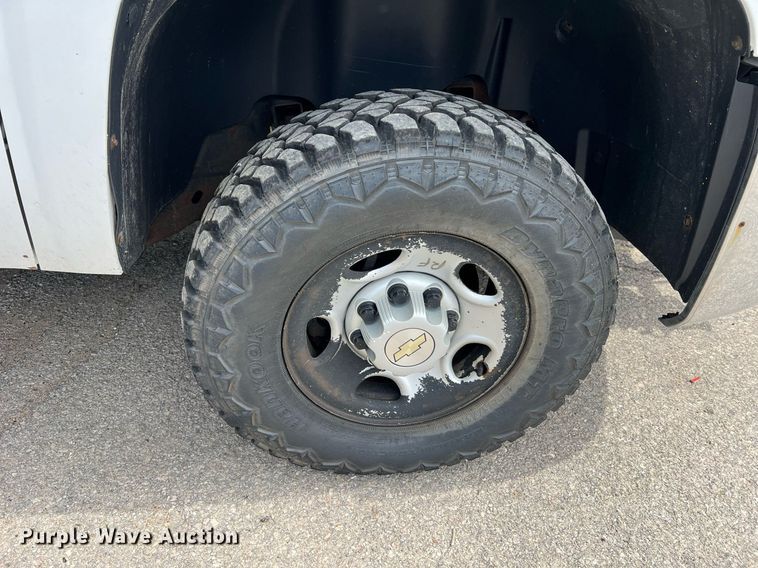 image for item II9179 2008 Chevrolet Silverado 2500HD  pickup truck