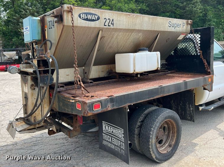 image for item II9180 2005 Ford F550 Super Duty XL  flatbed truck