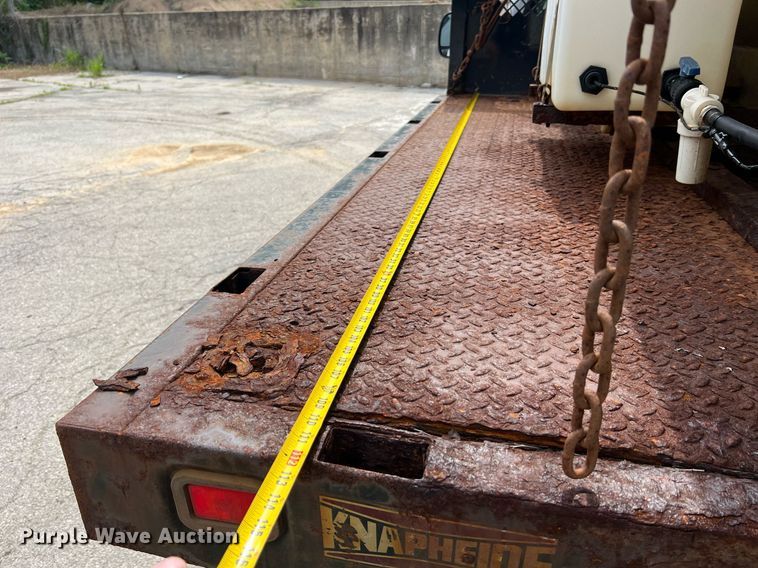 image for item II9180 2005 Ford F550 Super Duty XL  flatbed truck