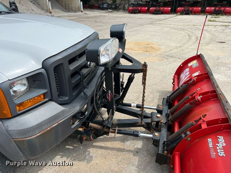 image for item II9180 2005 Ford F550 Super Duty XL  flatbed truck