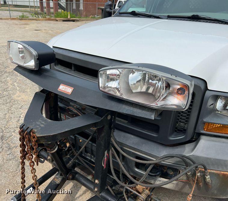 image for item II9180 2005 Ford F550 Super Duty XL  flatbed truck