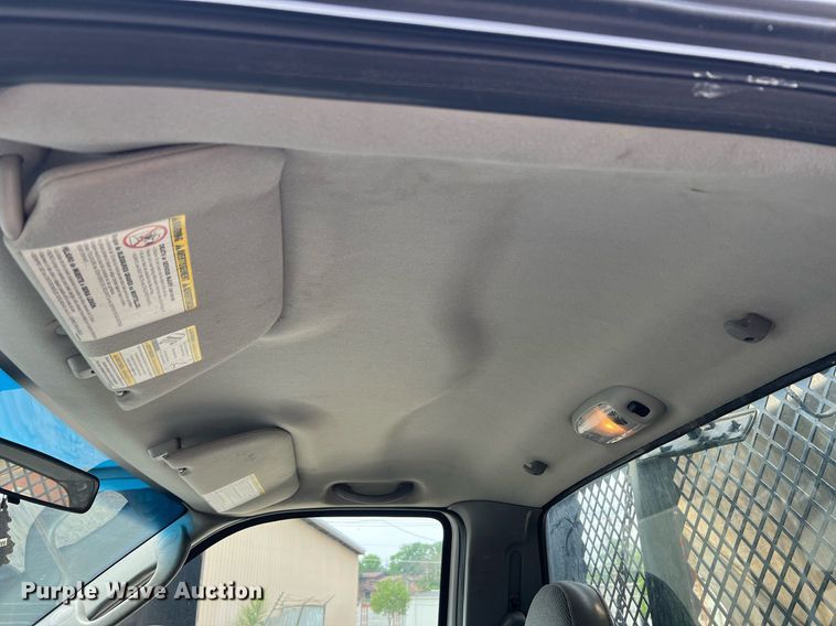 image for item II9180 2005 Ford F550 Super Duty XL  flatbed truck