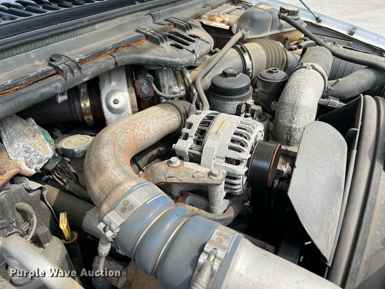 image for item II9180 2005 Ford F550 Super Duty XL  flatbed truck