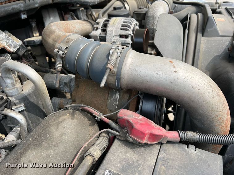 image for item II9180 2005 Ford F550 Super Duty XL  flatbed truck