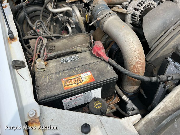 image for item II9180 2005 Ford F550 Super Duty XL  flatbed truck