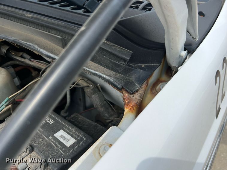 image for item II9180 2005 Ford F550 Super Duty XL  flatbed truck