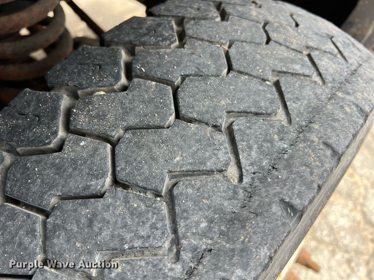 image for item II9180 2005 Ford F550 Super Duty XL  flatbed truck