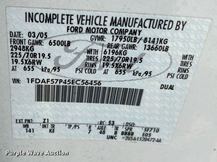 image for item II9180 2005 Ford F550 Super Duty XL  flatbed truck