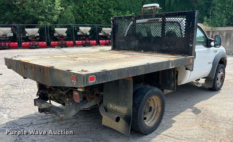 image for item II9181 2005 Ford F550 Super Duty XL  flatbed truck