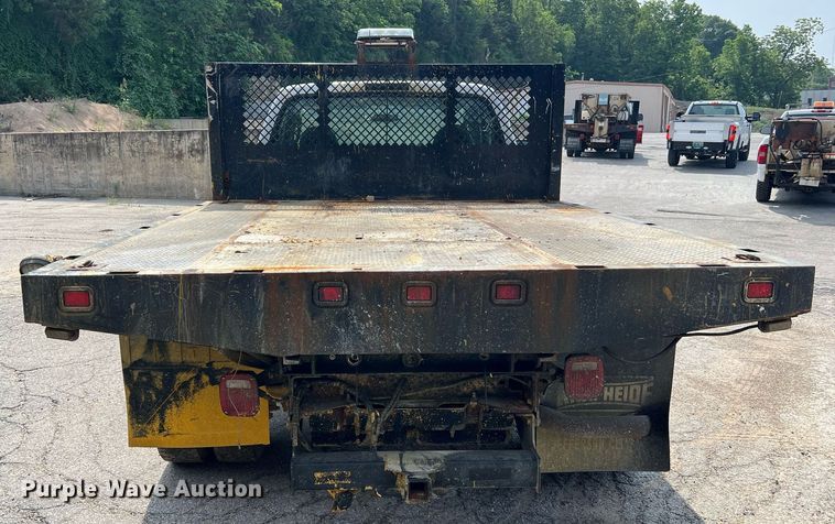 image for item II9181 2005 Ford F550 Super Duty XL  flatbed truck