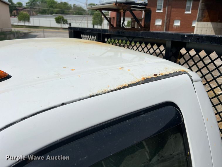 image for item II9181 2005 Ford F550 Super Duty XL  flatbed truck