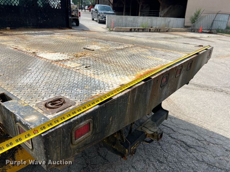 image for item II9181 2005 Ford F550 Super Duty XL  flatbed truck