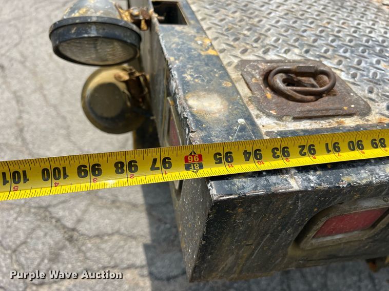 image for item II9181 2005 Ford F550 Super Duty XL  flatbed truck