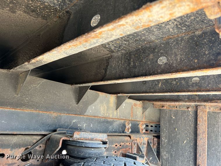 image for item II9181 2005 Ford F550 Super Duty XL  flatbed truck