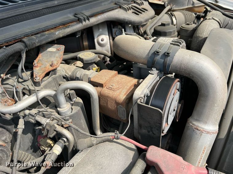 image for item II9181 2005 Ford F550 Super Duty XL  flatbed truck