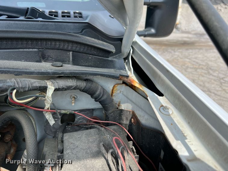 image for item II9181 2005 Ford F550 Super Duty XL  flatbed truck