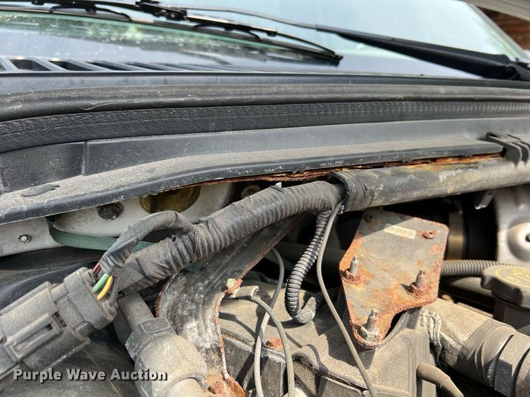 image for item II9181 2005 Ford F550 Super Duty XL  flatbed truck