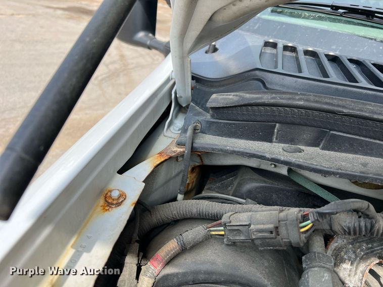 image for item II9181 2005 Ford F550 Super Duty XL  flatbed truck