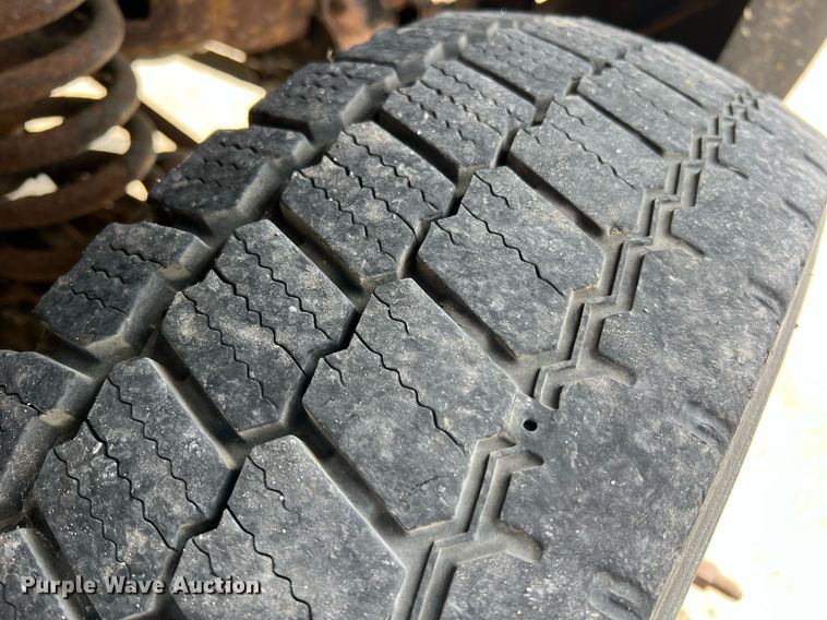 image for item II9181 2005 Ford F550 Super Duty XL  flatbed truck