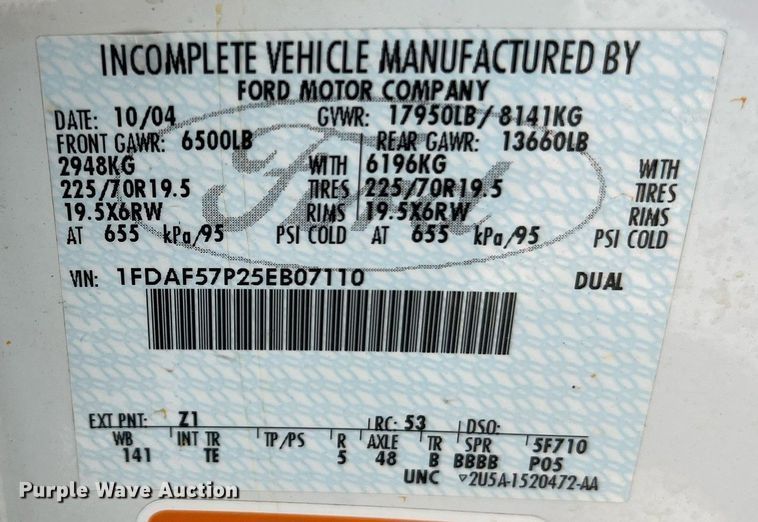 image for item II9181 2005 Ford F550 Super Duty XL  flatbed truck